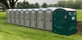 Best VIP or Luxury Restroom Trailers  in Feather Sound, FL